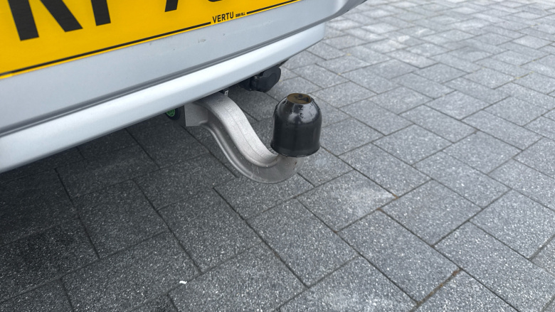 Land Rover Defender 110 Diesel 3.0 D250 Hard Top Auto